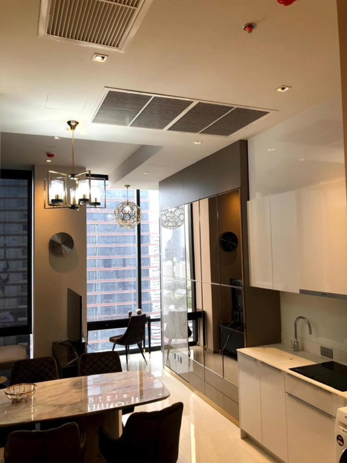 For RentCondoSilom, Saladaeng, Bangrak : 📢👇 Living at Ashton Silom is very worthwhile , reasonable price for 2 beds , modern decoration, unblocked city view, fully furnished, convenient access to multiple transportation routes, close to the BTS and expressways. Ready to move in