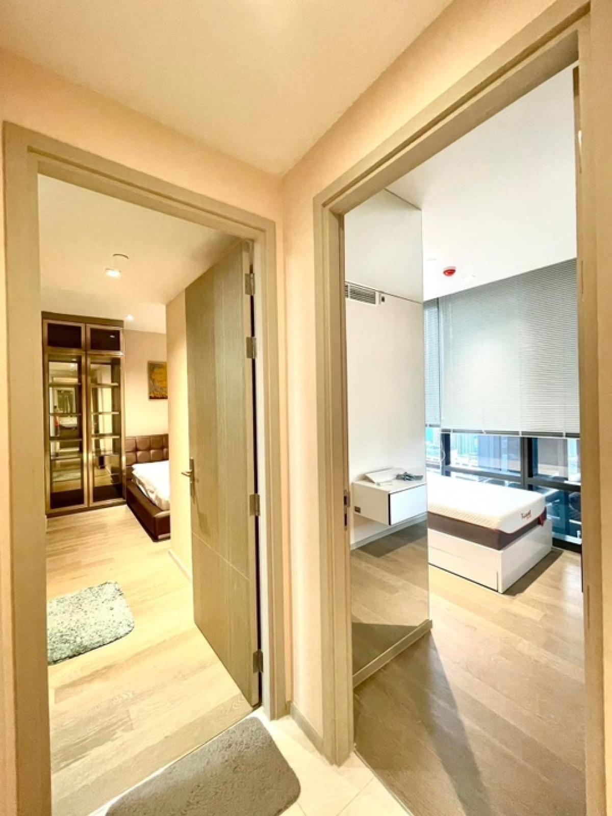 For RentCondoSilom, Saladaeng, Bangrak : 📢👇 Living at Ashton Silom is very worthwhile , reasonable price for 2 beds , modern decoration, unblocked city view, fully furnished, convenient access to multiple transportation routes, close to the BTS and expressways. Ready to move in