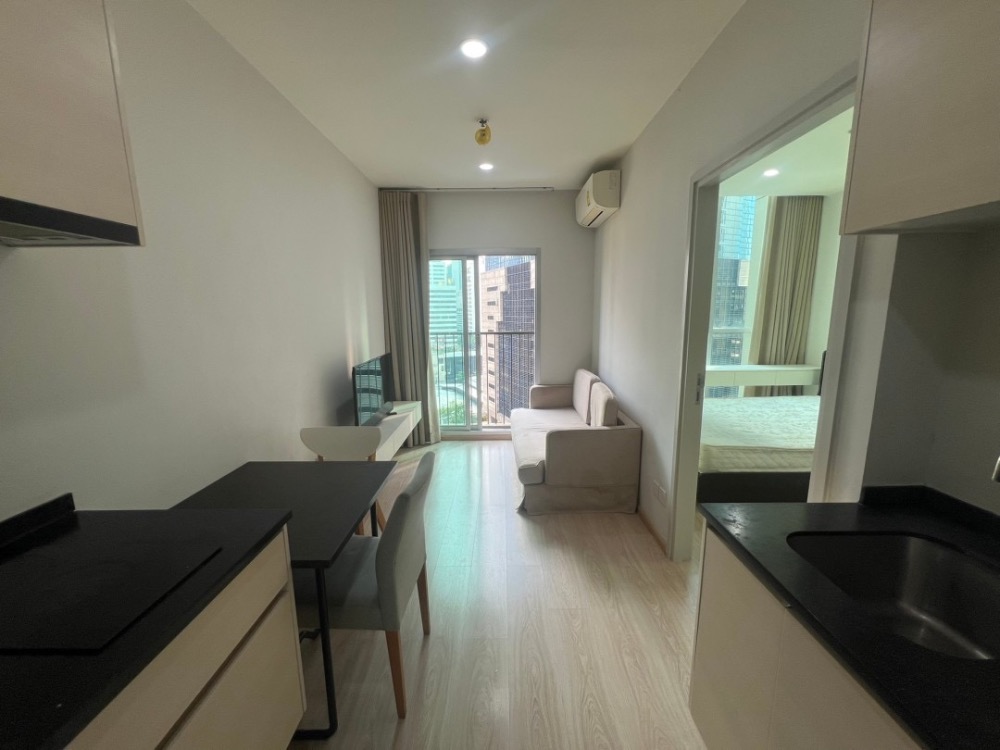 For RentCondoRatchadapisek, Huaikwang, Suttisan : For rent urgently Noble Revolve Ratchada 2 (1 bedroom, 1 bathroom)