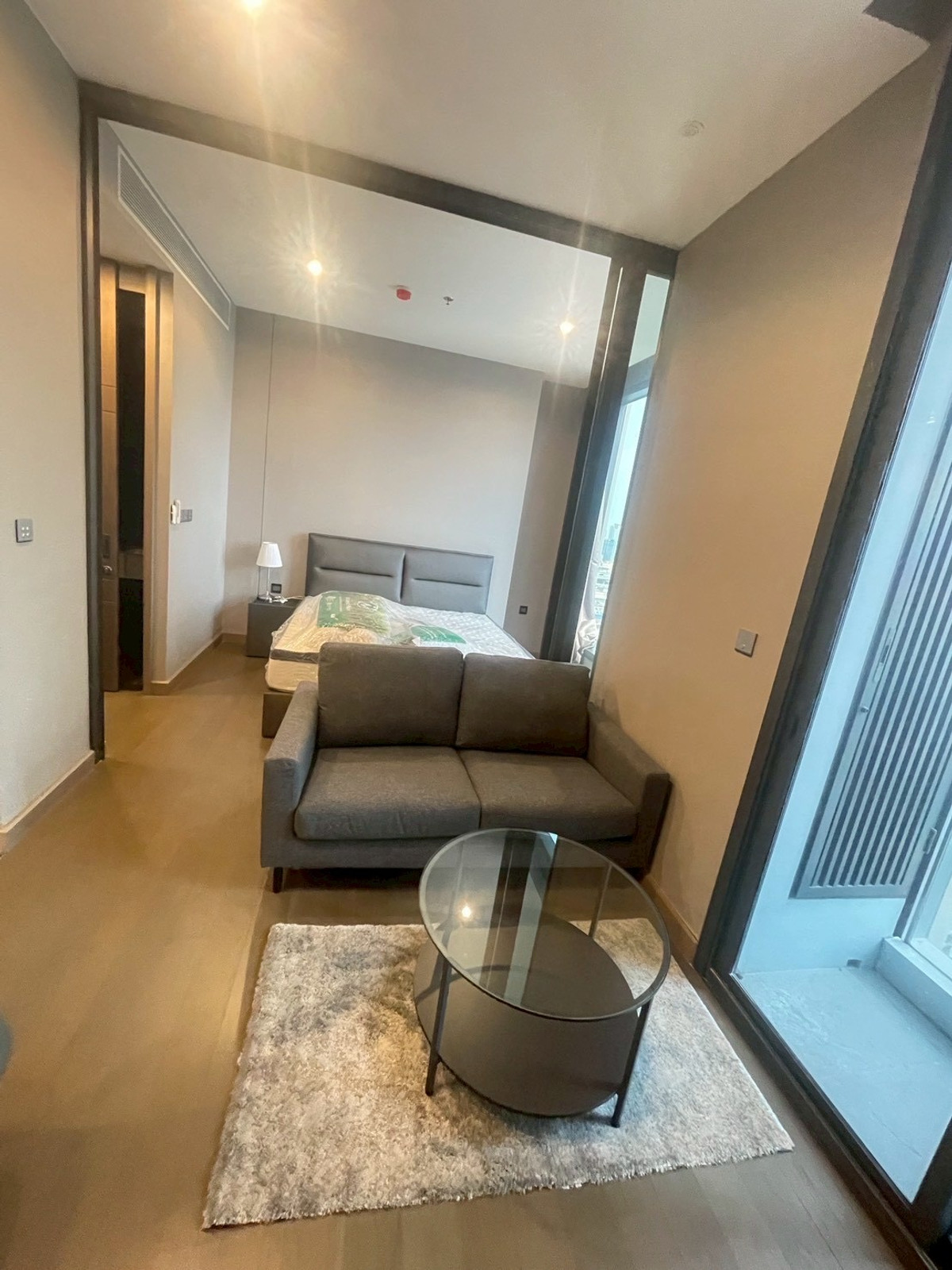 ให้เช่าคอนโดพระราม 9 เพชรบุรีตัดใหม่ RCA : ให้ เช่า ด่วน THE ESSE at SINGHA COMPLEX 1ห้องนอน 1ห้องน้ำ พร้อมอยู่