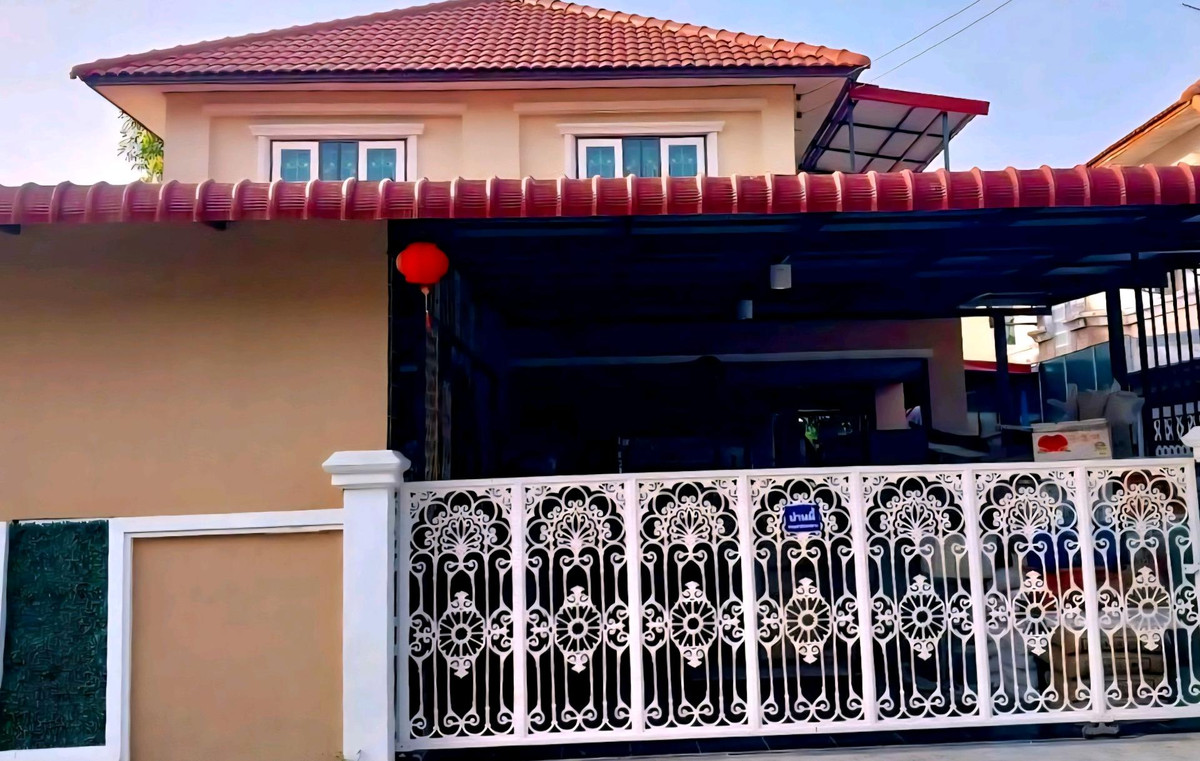 For RentHouseNawamin, Ramindra : Single house for rent, 2 floors, 70 sq m., located on Hathai Rat Road, Sai Mai