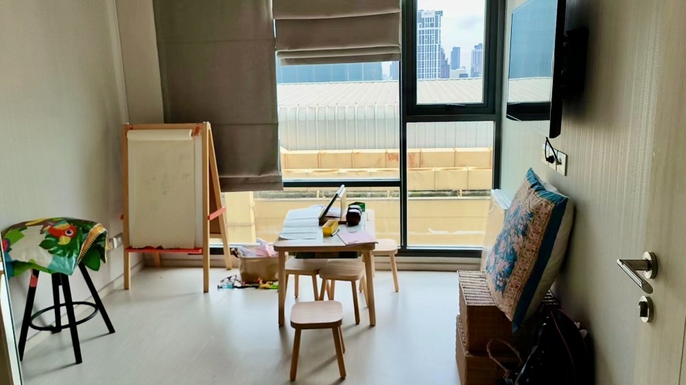 For RentCondoSukhumvit, Asoke, Thonglor : Sell 2 bed Rhythm Sukhumvit 42, BTS Ekkamai, 78 sqm. 60K/month