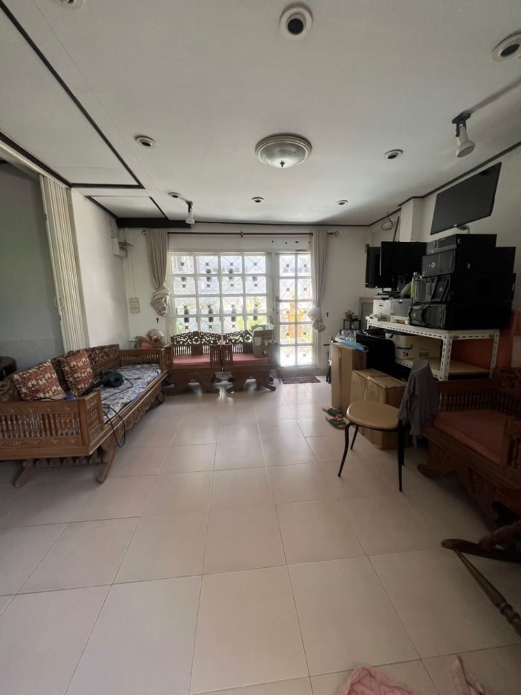 For SaleHouseChokchai 4, Ladprao 71, Ladprao 48, : Single-storey house for sale, size 44 sq m., Soi Lat Phrao, Wang Hin 47, house built on the full area