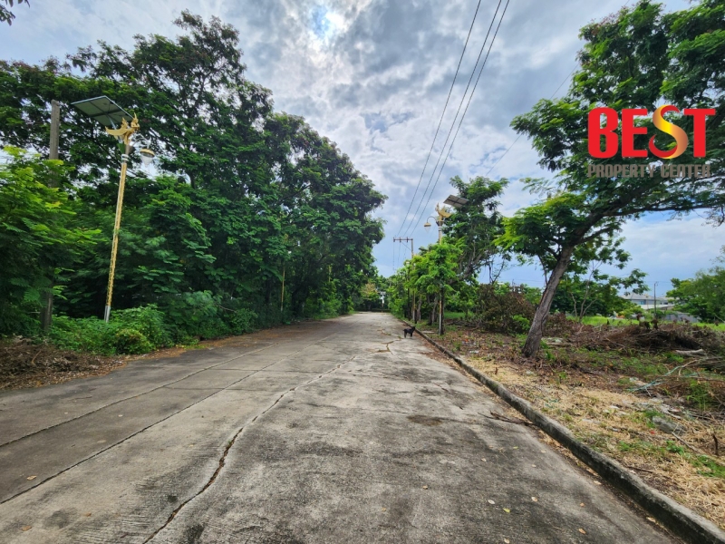For SaleLandBangna, Bearing, Lasalle : Land for sale, Green Lake Village, Bangna-Trad, cheapest in the project, lower than the appraisal price, buy now and get instant profit.