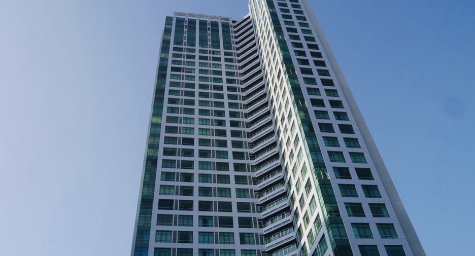 ขายคอนโดวงเวียนใหญ่ เจริญนคร : 🔥🔥𝐅𝐎𝐑 𝐒𝐀𝐋𝐄 : 𝐏𝐞𝐧𝐭𝐡𝐨𝐮𝐬𝐞 𝐁𝐚𝐚𝐧 𝐒𝐚𝐭𝐡𝐨𝐫𝐧 𝐂𝐡𝐚𝐨𝐩𝐡𝐫𝐚𝐲𝐚, 𝟒 𝐁𝐞𝐝, 𝟐𝟑𝟓 𝐬𝐪𝐦., 𝐏𝐫𝐢𝐜𝐞 𝟐𝟑.𝟑𝟓𝐦𝐛  ติดต่อคุณณัฐ 𝟎𝟗𝟓𝟗𝟒𝟏𝟓𝟗𝟗𝟗