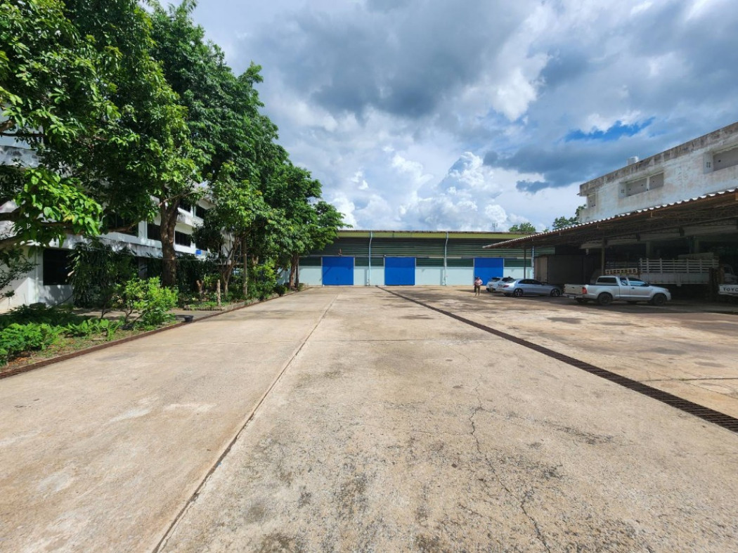 ให้เช่าโรงงานปทุมธานี รังสิต ธรรมศาสตร์ : ให้เช่า โรงงาน สำนักงาน อำเภอสามโคก ปทุมธานี เนื้อที่ 6-3-59 ไร่ พื้นที่ใช้สอย 5,900 ตร.ม. รถบรรทุกเข้า-ออกสะดวก