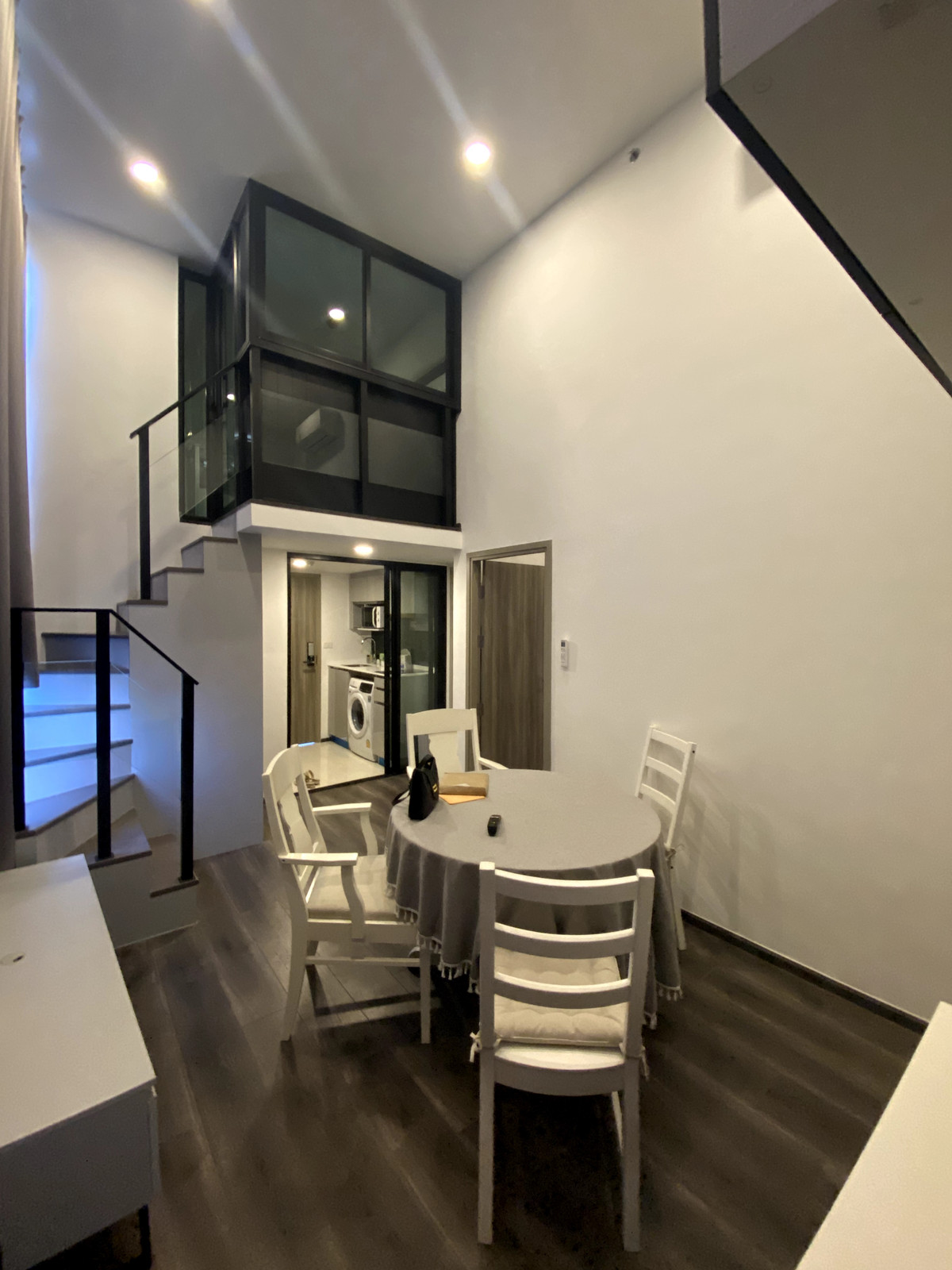 ให้เช่าคอนโดเกษตรศาสตร์ รัชโยธิน :  ห้องมุม ปล่อยเช่าน้อยมาก สวยเหมือนห้องตัวอย่าง วิวดี ไม่บล๊อค "Knightbridge Space Ratchayothin" Duplex 2 ห้องนอน 1 ห้องน้ำ 45 Sq.m เพียง 30,000 เท่านั้น