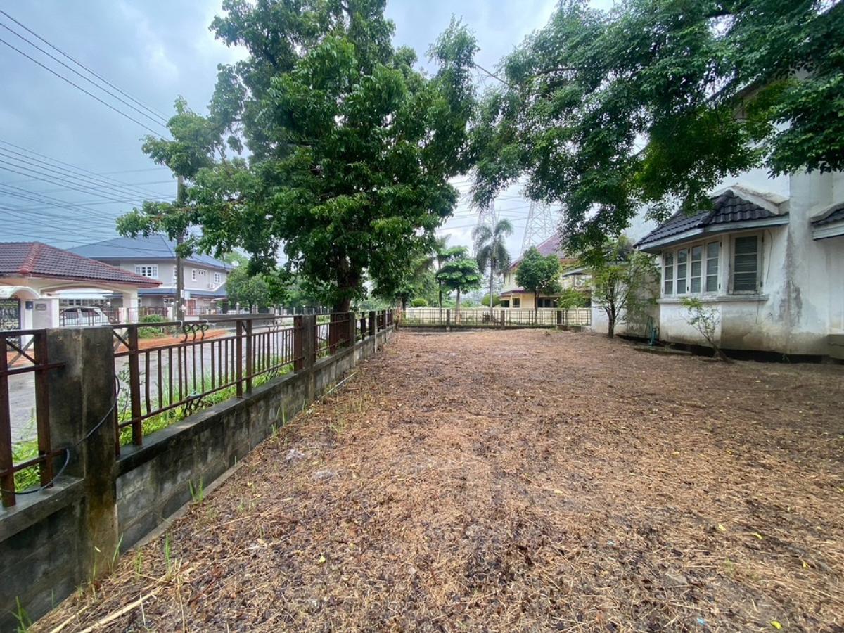 ขายบ้านมีนบุรี-ร่มเกล้า : ขายบ้าน ด้านหลังติดน้ำ หมู่บ้านฟลอร่าวิลล์พาร์คซิตี้ สุวินทวงศ์ 38บรรยากาศดี เงียบสงบ (บ้านหัวมุม)พื้นที่  146 ตรว.3ห้องนอน 2ห้องน้ำ 1ห้องอเนกประสงค์1ห้องโถง 1ห้องนั่งเล่น 1ห้องครัว   ราคา  4,500,000.โทร 093-028-1245id line:properagency