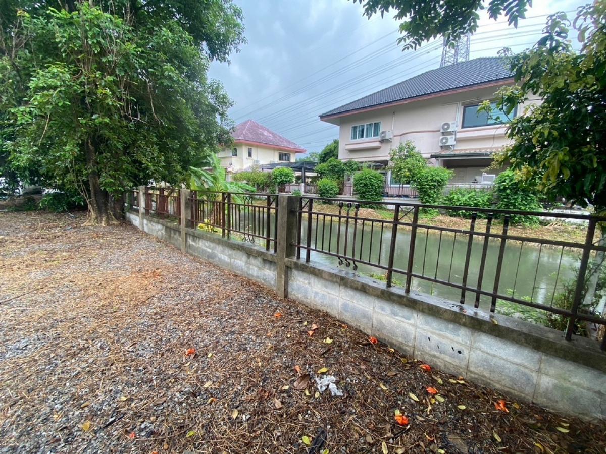 ขายบ้านมีนบุรี-ร่มเกล้า : ขายบ้าน ด้านหลังติดน้ำ หมู่บ้านฟลอร่าวิลล์พาร์คซิตี้ สุวินทวงศ์ 38บรรยากาศดี เงียบสงบ (บ้านหัวมุม)พื้นที่  146 ตรว.3ห้องนอน 2ห้องน้ำ 1ห้องอเนกประสงค์1ห้องโถง 1ห้องนั่งเล่น 1ห้องครัว   ราคา  4,500,000.โทร 093-028-1245id line:properagency