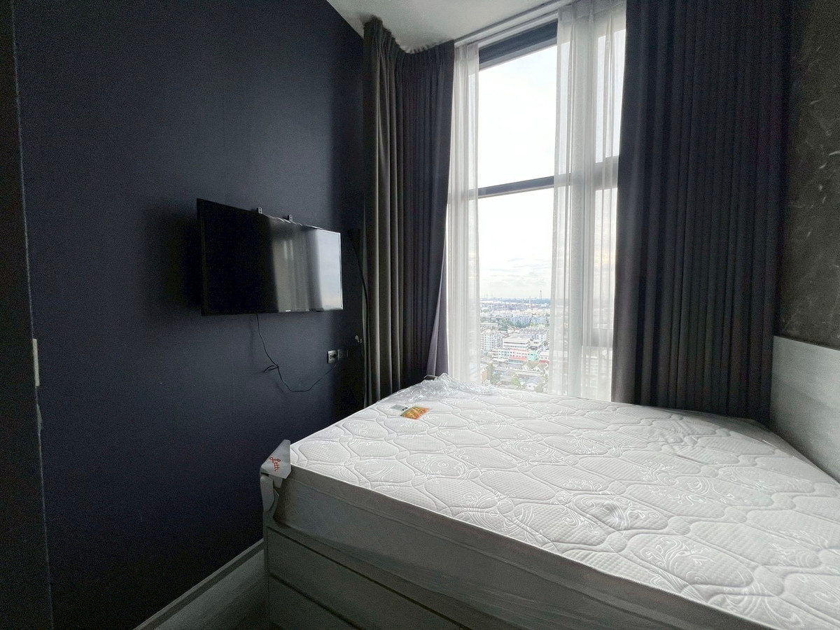 For RentCondoOnnut, Udomsuk : For rent 📍The Line Sukhumvit 101 📌Beautiful room, high ceiling, complete furniture and electrical appliances 🚆Near BTS Punnawithi 350 meters.