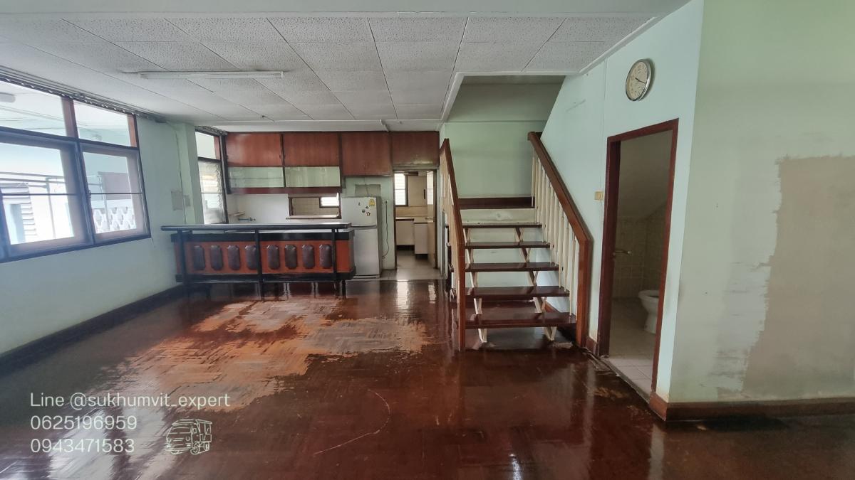 ให้เช่าบ้านสุขุมวิท อโศก ทองหล่อ : ให้เช่าบ้านเดี่ยวพร้อมพงษ์ ที่ดินใหญ่ 204 ตารางวา มีต้นไม้มีสวน เหมาะทำสปาออนเซ็น คลินิกความงาม มีบ้าน 3 หลัง เป็นบ้านเดี่ยว 2 ชั้น 1 หลังและบ้านเดี่ยว 1 ชั้น 2 หลัง