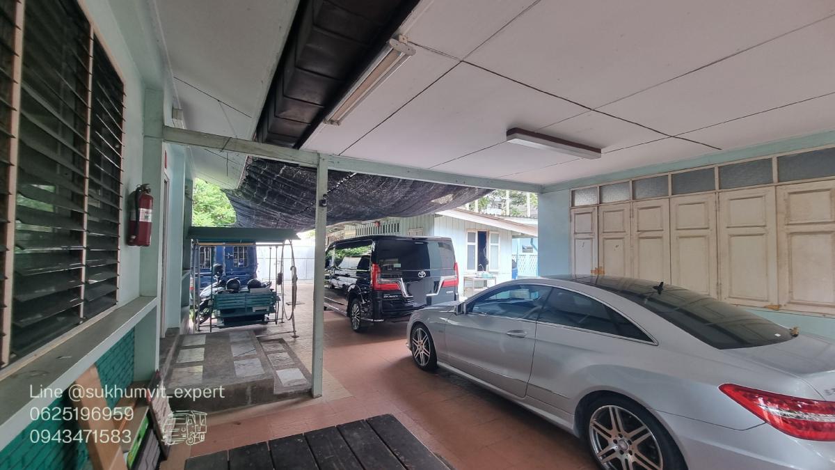 ให้เช่าบ้านสุขุมวิท อโศก ทองหล่อ : ให้เช่าบ้านเดี่ยวพร้อมพงษ์ ที่ดินใหญ่ 204 ตารางวา มีต้นไม้มีสวน เหมาะทำสปาออนเซ็น คลินิกความงาม มีบ้าน 3 หลัง เป็นบ้านเดี่ยว 2 ชั้น 1 หลังและบ้านเดี่ยว 1 ชั้น 2 หลัง