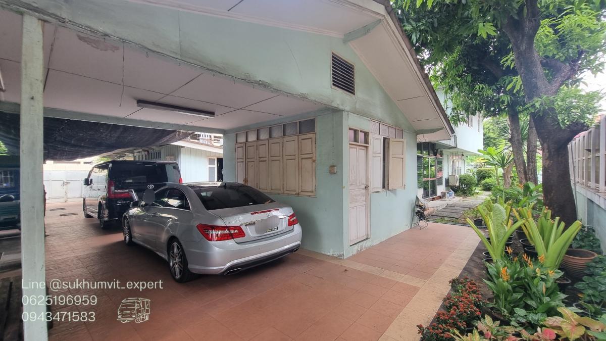 ให้เช่าบ้านสุขุมวิท อโศก ทองหล่อ : ให้เช่าบ้านเดี่ยวพร้อมพงษ์ ที่ดินใหญ่ 204 ตารางวา มีต้นไม้มีสวน เหมาะทำสปาออนเซ็น คลินิกความงาม มีบ้าน 3 หลัง เป็นบ้านเดี่ยว 2 ชั้น 1 หลังและบ้านเดี่ยว 1 ชั้น 2 หลัง