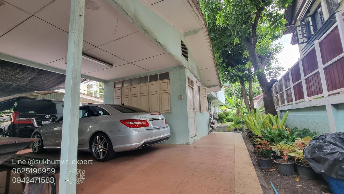 ให้เช่าบ้านสุขุมวิท อโศก ทองหล่อ : ให้เช่าบ้านเดี่ยวพร้อมพงษ์ ที่ดินใหญ่ 204 ตารางวา มีต้นไม้มีสวน เหมาะทำสปาออนเซ็น คลินิกความงาม มีบ้าน 3 หลัง เป็นบ้านเดี่ยว 2 ชั้น 1 หลังและบ้านเดี่ยว 1 ชั้น 2 หลัง