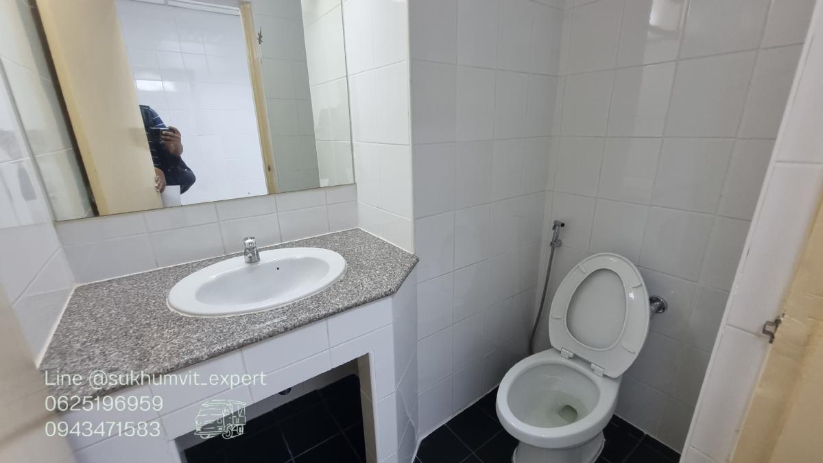 ให้เช่าสำนักงานสุขุมวิท อโศก ทองหล่อ : ให้เช่า ออฟฟิศ อโศก พื้นที่ 192 ตร.ม. มีห้องน้ำในตัว 2 ห้อง วิวดี