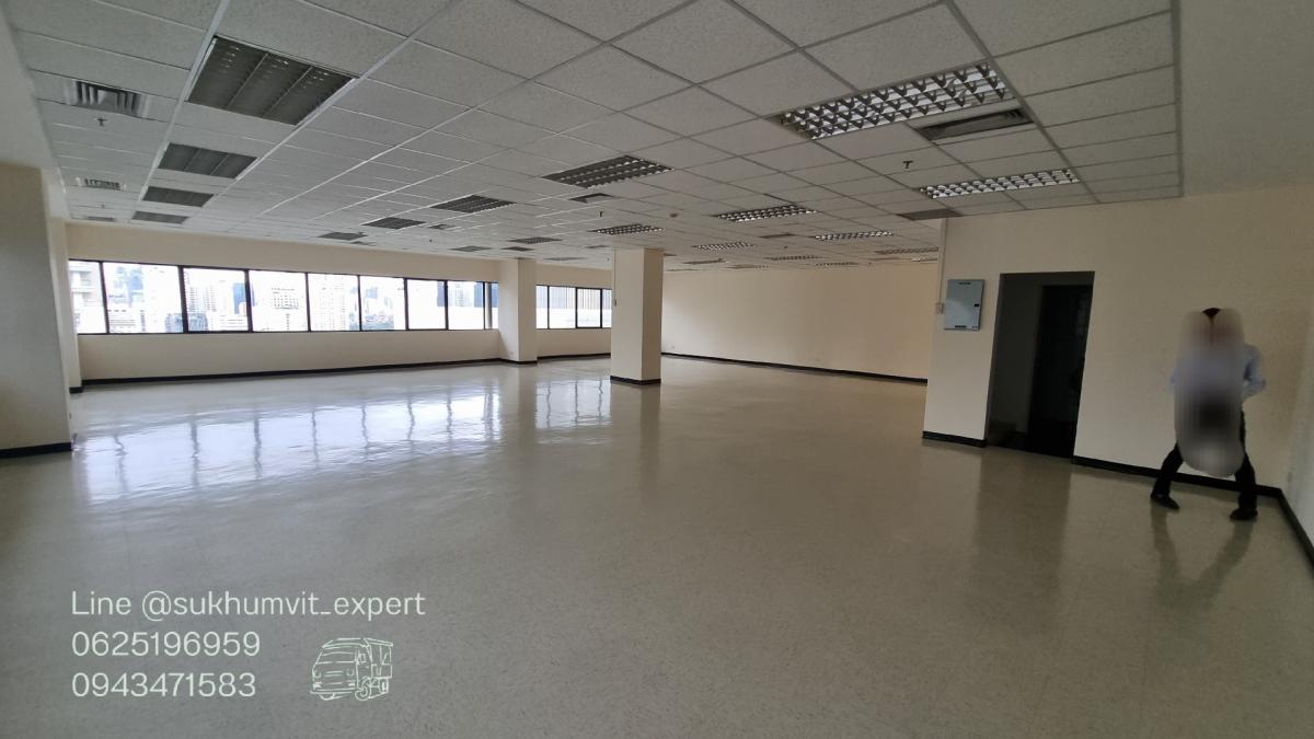 ให้เช่าสำนักงานสุขุมวิท อโศก ทองหล่อ : ให้เช่า ออฟฟิศ อโศก พื้นที่ 192 ตร.ม. มีห้องน้ำในตัว 2 ห้อง วิวดี