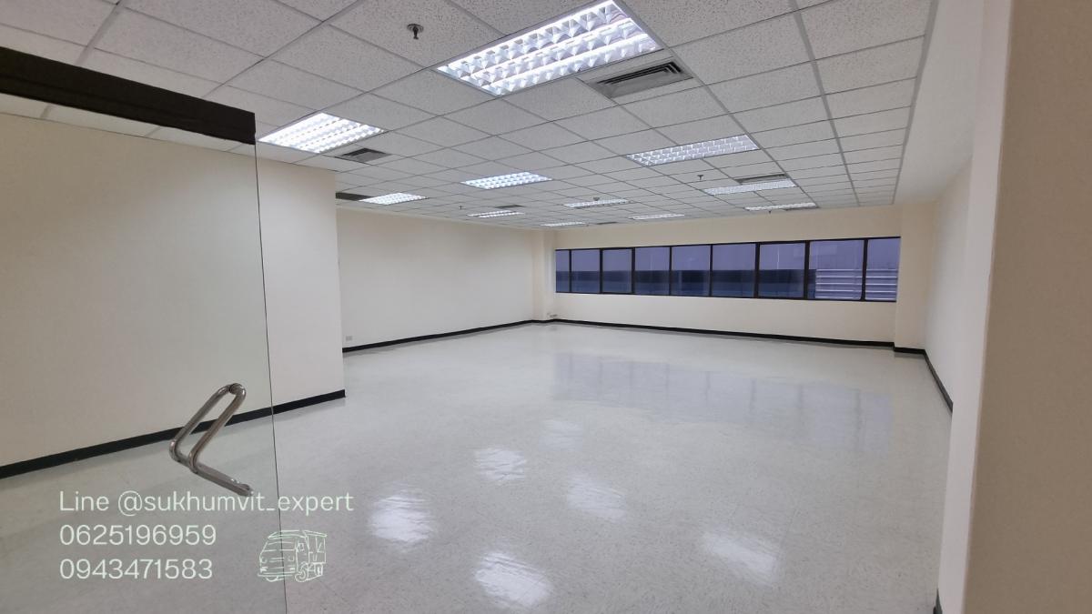 ให้เช่าสำนักงานสุขุมวิท อโศก ทองหล่อ : ให้เช่า ออฟฟิศ อโศก พื้นที่ 108 ตร.ม. มีห้องน้ำในตัว วิวดี