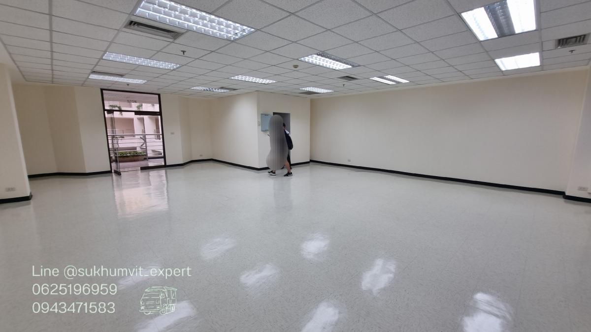 ให้เช่าสำนักงานสุขุมวิท อโศก ทองหล่อ : ให้เช่า ออฟฟิศ อโศก พื้นที่ 108 ตร.ม. มีห้องน้ำในตัว วิวดี