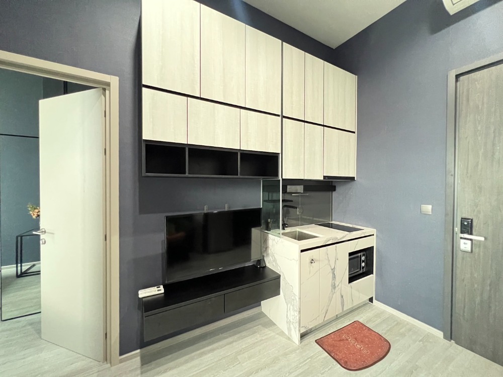 For RentCondoOnnut, Udomsuk : For rent 📍The Line Sukhumvit 101 📌Beautiful room, high ceiling, complete furniture and electrical appliances 🚆Near BTS Punnawithi 350 meters.