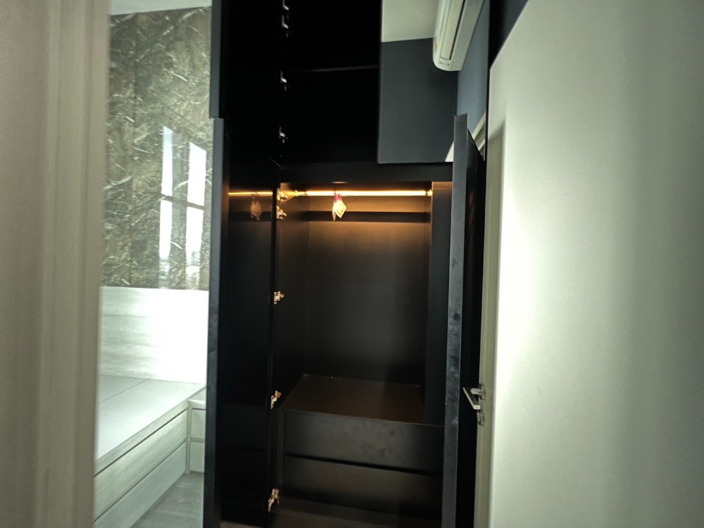 For RentCondoOnnut, Udomsuk : For rent 📍The Line Sukhumvit 101 📌Beautiful room, high ceiling, complete furniture and electrical appliances 🚆Near BTS Punnawithi 350 meters.