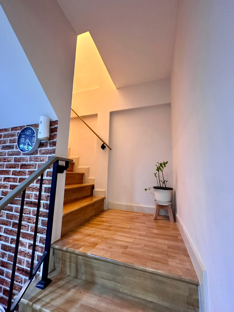 For SaleTownhomePattanakan, Srinakarin : Townhouse for sale, price lower than market price, free transfer, very beautiful, new location, Krungthep Kreetha, near Ramkhamhaeng, Rama 9