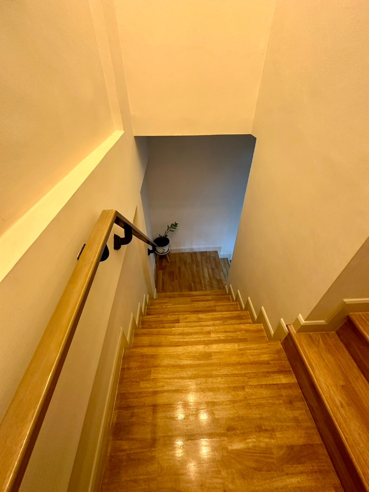 For SaleTownhomePattanakan, Srinakarin : Townhouse for sale, price lower than market price, free transfer, very beautiful, new location, Krungthep Kreetha, near Ramkhamhaeng, Rama 9