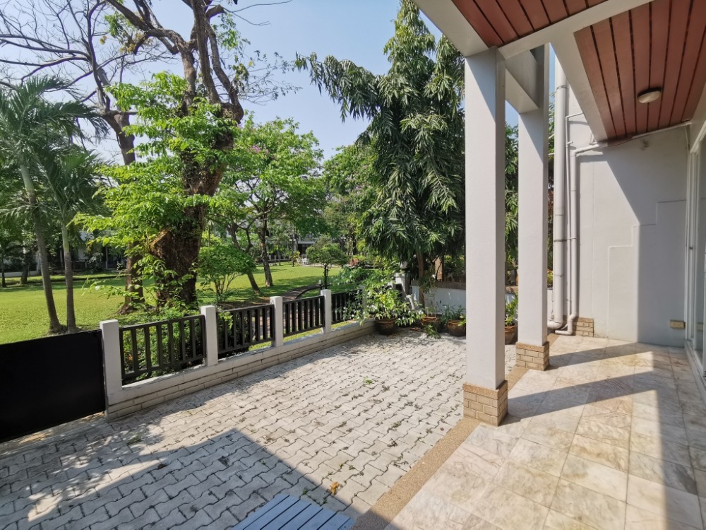 ให้เช่าทาวน์โฮมสะพานควาย จตุจักร : ให้เช่าทาวน์เฮ้าส์รักษาความปลอดภัย 24 ชั่วโมง ขนาด 3 ชั้น 4 ห้องนอน 5 ห้องน้ำ พื้นที่กว่า 350 ตารางเมตร เฟอร์นิเจอร์ครบ วิภาวดีรังสิต-รัชดาภิเษก