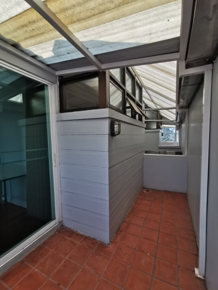 ให้เช่าทาวน์โฮมสะพานควาย จตุจักร : ให้เช่าทาวน์เฮ้าส์รักษาความปลอดภัย 24 ชั่วโมง ขนาด 3 ชั้น 4 ห้องนอน 5 ห้องน้ำ พื้นที่กว่า 350 ตารางเมตร เฟอร์นิเจอร์ครบ วิภาวดีรังสิต-รัชดาภิเษก