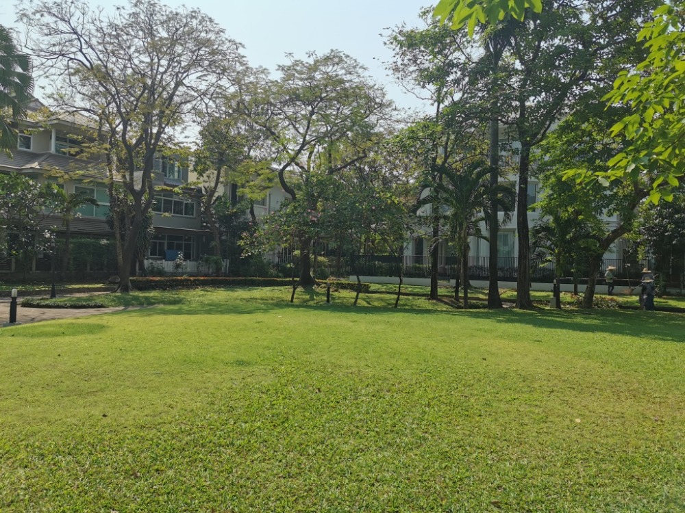 ให้เช่าทาวน์โฮมสะพานควาย จตุจักร : ให้เช่าทาวน์เฮ้าส์รักษาความปลอดภัย 24 ชั่วโมง ขนาด 3 ชั้น 4 ห้องนอน 5 ห้องน้ำ พื้นที่กว่า 350 ตารางเมตร เฟอร์นิเจอร์ครบ วิภาวดีรังสิต-รัชดาภิเษก