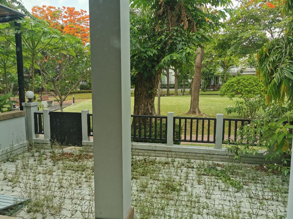 ให้เช่าทาวน์โฮมสะพานควาย จตุจักร : ให้เช่าทาวน์เฮ้าส์รักษาความปลอดภัย 24 ชั่วโมง ขนาด 3 ชั้น 4 ห้องนอน 5 ห้องน้ำ พื้นที่กว่า 350 ตารางเมตร เฟอร์นิเจอร์ครบ วิภาวดีรังสิต-รัชดาภิเษก