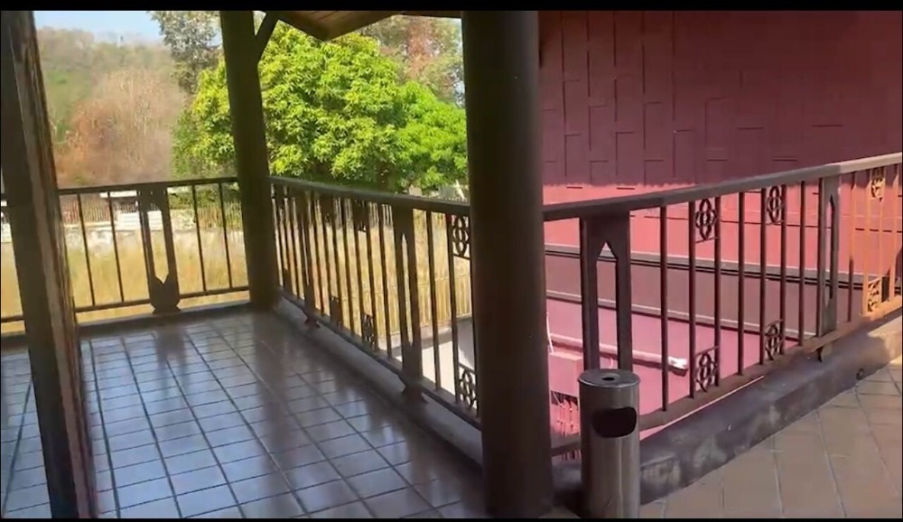 ขายที่ดินศรีราชา แหลมฉบัง บ้านบึง : For sale land and house with bangpra lake view (s03-1653)