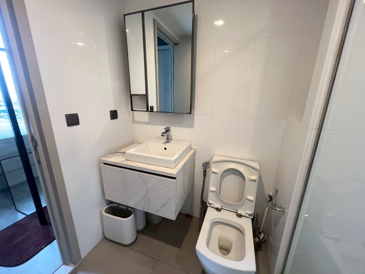 For RentCondoOnnut, Udomsuk : For rent 📍The Line Sukhumvit 101 📌Beautiful room, high ceiling, complete furniture and electrical appliances 🚆Near BTS Punnawithi 350 meters.