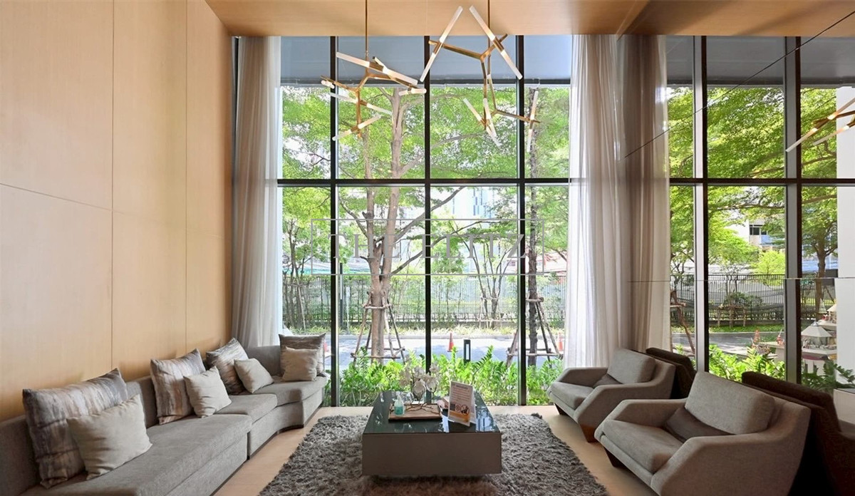 ให้เช่าคอนโดวิทยุ ชิดลม หลังสวน : ✨ ที่สุดของ Rooftop Facilities ในย่านเพลินจิต สระว่ายน้ำลอยฟ้าและ Sky Club ที่สวยที่สุดที่ Life One Wireless 🎉