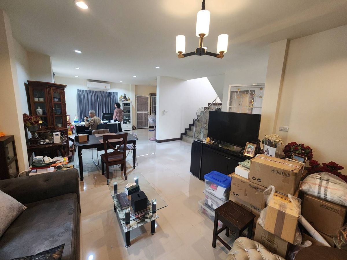 ให้เช่าบ้านนวมินทร์ รามอินทรา : ให้เช่าบ้านเดี่ยว เค.ซี.พาร์ควิลล์ 3 ใกล้ โรงเรียนนวมินทราชินูทิศ สตรีวิทยา 2 เพียง 10 นาที