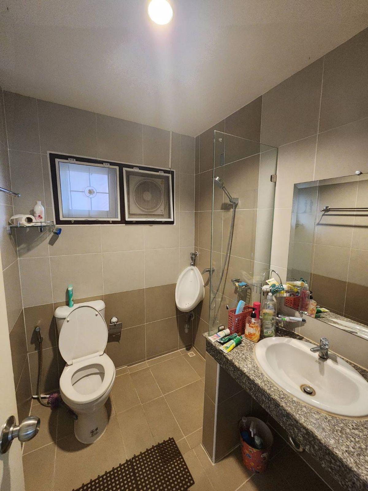 ให้เช่าบ้านนวมินทร์ รามอินทรา : ให้เช่าบ้านเดี่ยว เค.ซี.พาร์ควิลล์ 3 ใกล้ โรงเรียนนวมินทราชินูทิศ สตรีวิทยา 2 เพียง 10 นาที