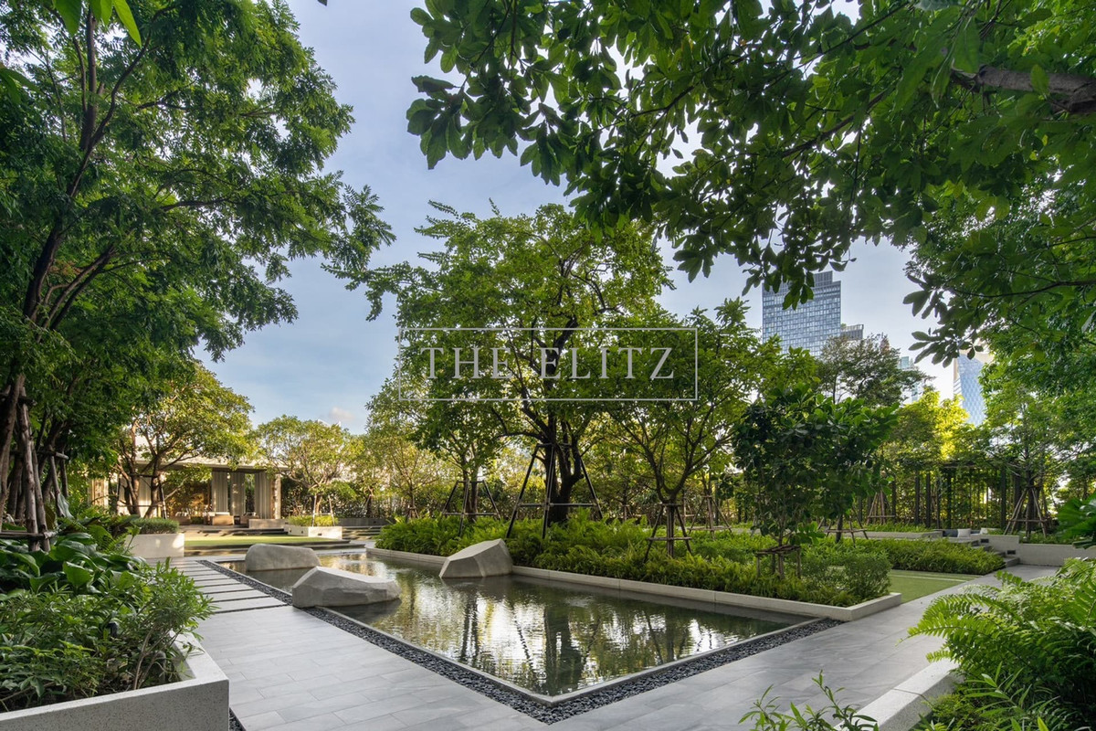 ให้เช่าคอนโดวิทยุ ชิดลม หลังสวน : ✨ ที่สุดของ Rooftop Facilities ในย่านเพลินจิต สระว่ายน้ำลอยฟ้าและ Sky Club ที่สวยที่สุดที่ Life One Wireless 🎉