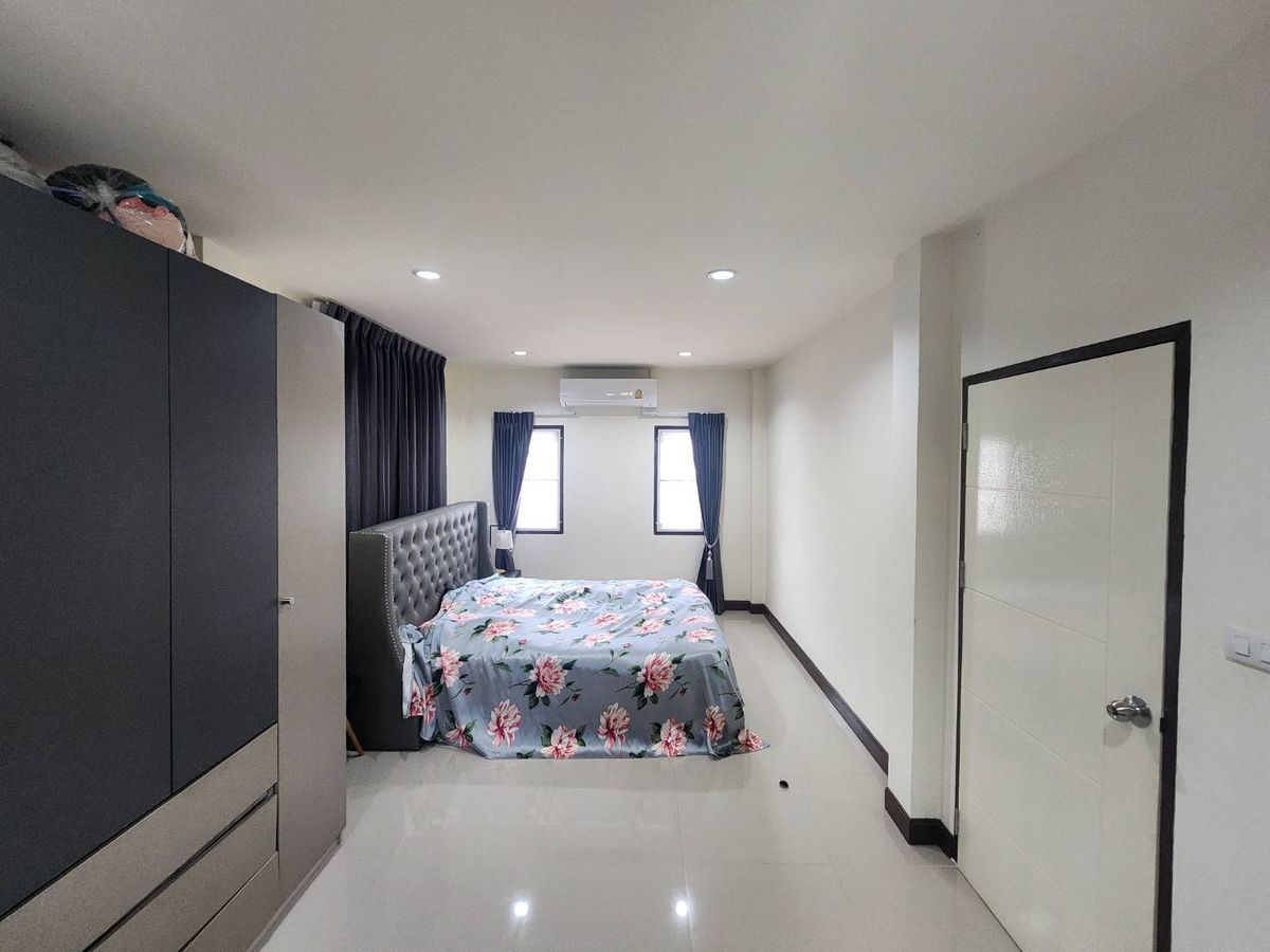 ให้เช่าบ้านนวมินทร์ รามอินทรา : ให้เช่าบ้านเดี่ยว เค.ซี.พาร์ควิลล์ 3 ใกล้ โรงเรียนนวมินทราชินูทิศ สตรีวิทยา 2 เพียง 10 นาที