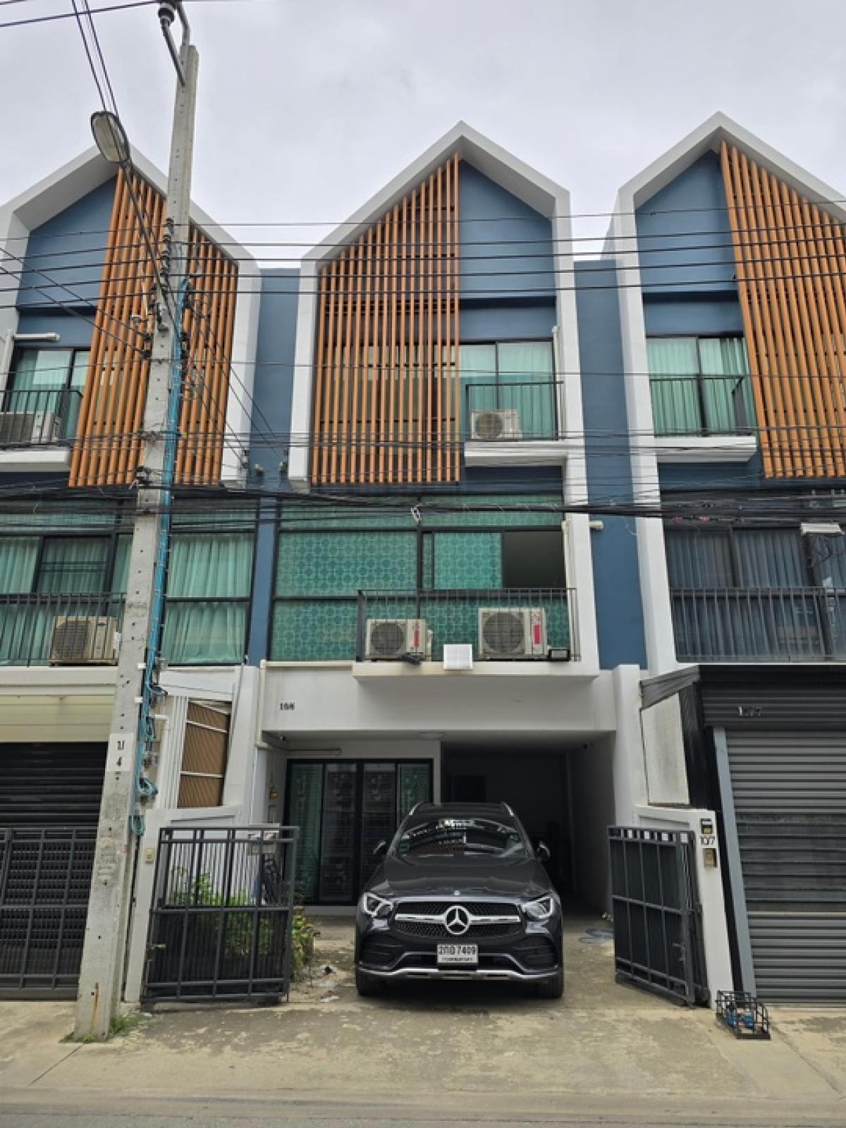 ให้เช่าทาวน์โฮมบางนา แบริ่ง ลาซาล : 📣📣 ให้ เช่าบ้าน 3 ชั้นโครงการ เดคโค แอท แบริ่ง (ใกล้ bts 300ม.) Deco@bearing