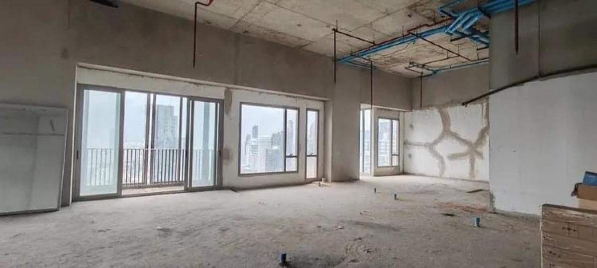 ขายคอนโดสุขุมวิท อโศก ทองหล่อ : เพนท์เฮ้าส์หายากในทองหล่อ ใกล้ BTS ชั้นสูง วิวเมืองเปิดโล่ง ห้องเปล่า พร้อมออกแบบเป็นบ้านหรูในแบบของคุณเอง