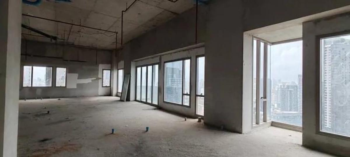 ขายคอนโดสุขุมวิท อโศก ทองหล่อ : เพนท์เฮ้าส์หายากในทองหล่อ ใกล้ BTS ชั้นสูง วิวเมืองเปิดโล่ง ห้องเปล่า พร้อมออกแบบเป็นบ้านหรูในแบบของคุณเอง