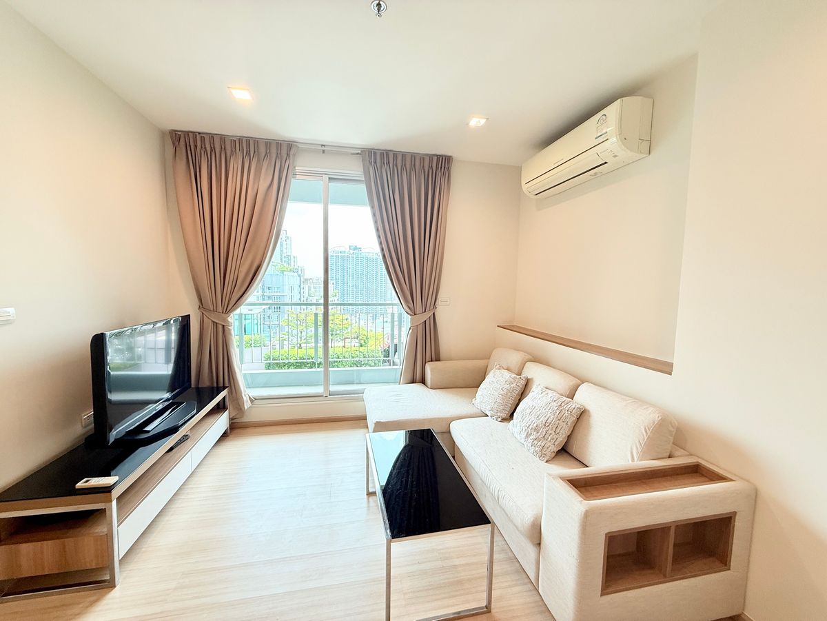 ให้เช่าคอนโดรัชดา ห้วยขวาง : คอนโดให้เช่า Rhythm Ratchada-Huai Khwang ห้องสวยราคาถดี เฟอร์นิเจอร์ และเครื่องใช้ไฟฟ้าครบ พร้อมเข้าอยู่ อยูใกล้ MRT ห้วยขวาง (No.250296)