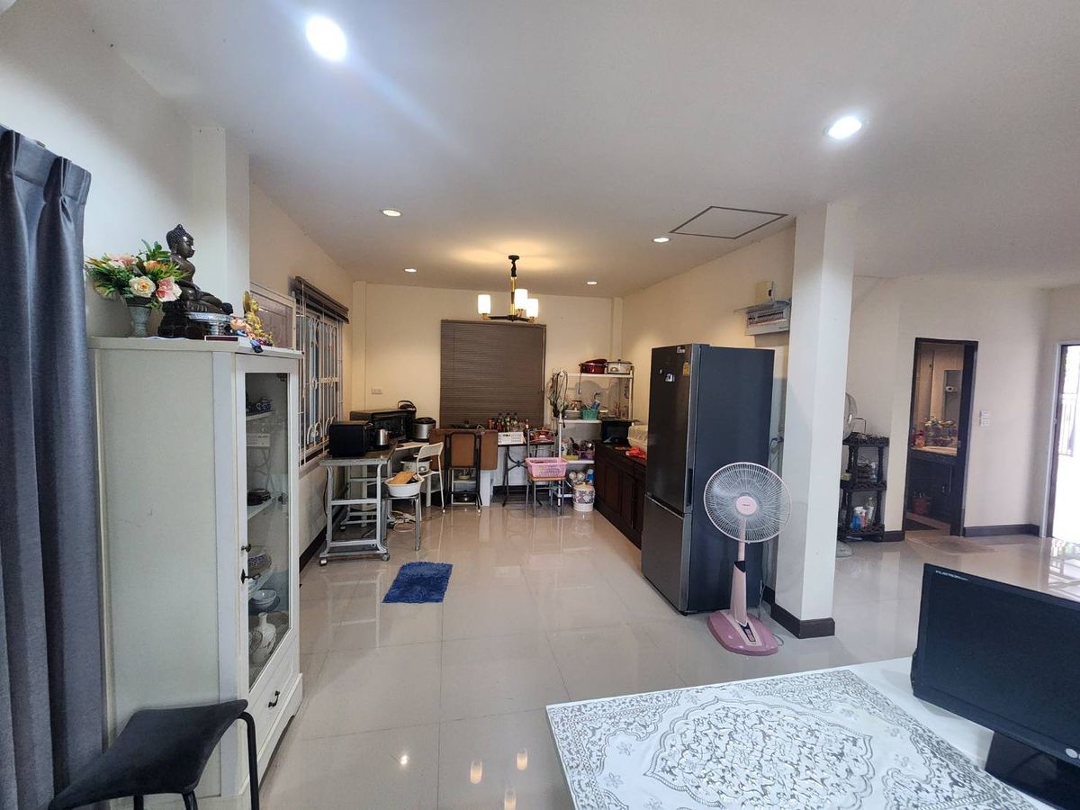 ให้เช่าบ้านนวมินทร์ รามอินทรา : ให้เช่าบ้านเดี่ยว เค.ซี.พาร์ควิลล์ 3 ใกล้ โรงเรียนนวมินทราชินูทิศ สตรีวิทยา 2 เพียง 10 นาที