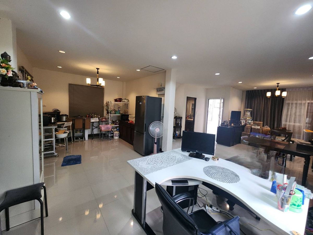 ให้เช่าบ้านนวมินทร์ รามอินทรา : ให้เช่าบ้านเดี่ยว เค.ซี.พาร์ควิลล์ 3 ใกล้ โรงเรียนนวมินทราชินูทิศ สตรีวิทยา 2 เพียง 10 นาที