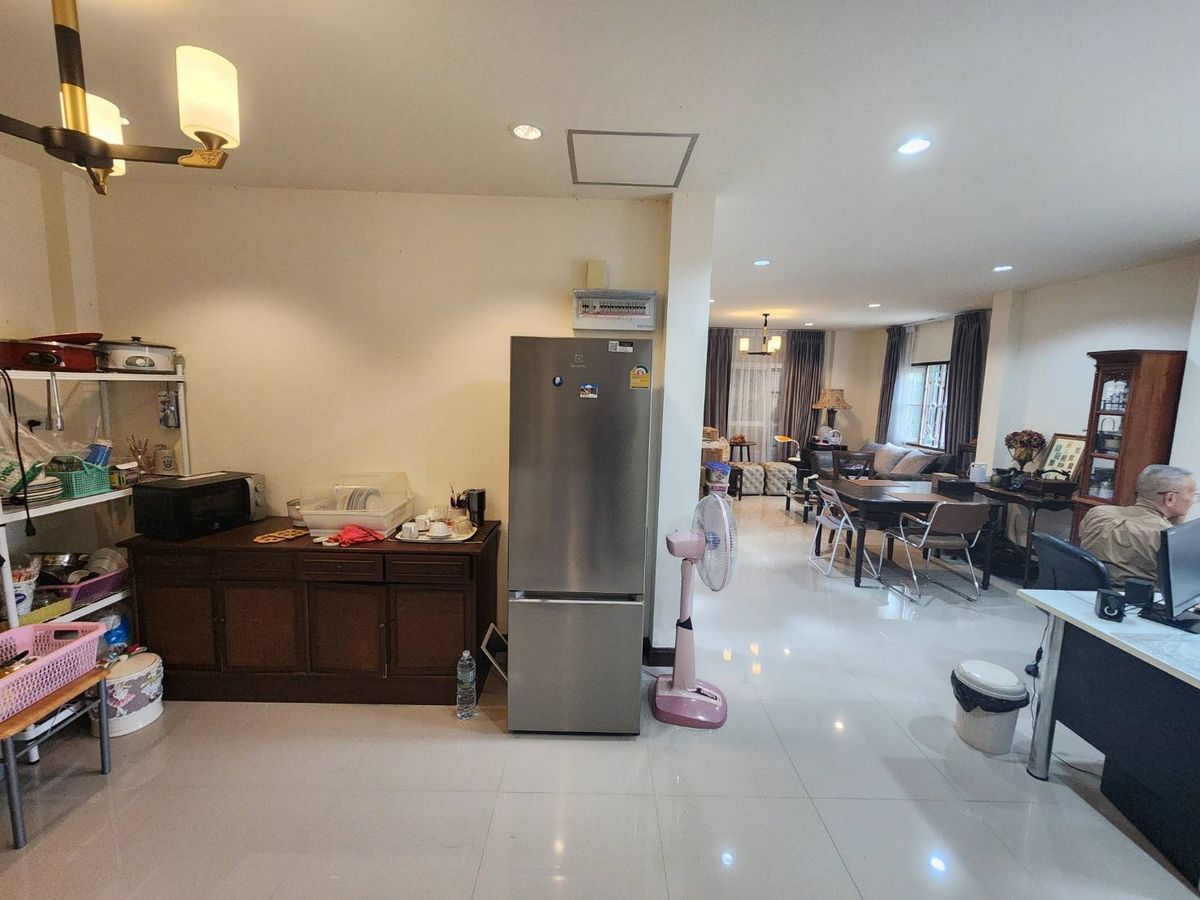 ให้เช่าบ้านนวมินทร์ รามอินทรา : ให้เช่าบ้านเดี่ยว เค.ซี.พาร์ควิลล์ 3 ใกล้ โรงเรียนนวมินทราชินูทิศ สตรีวิทยา 2 เพียง 10 นาที