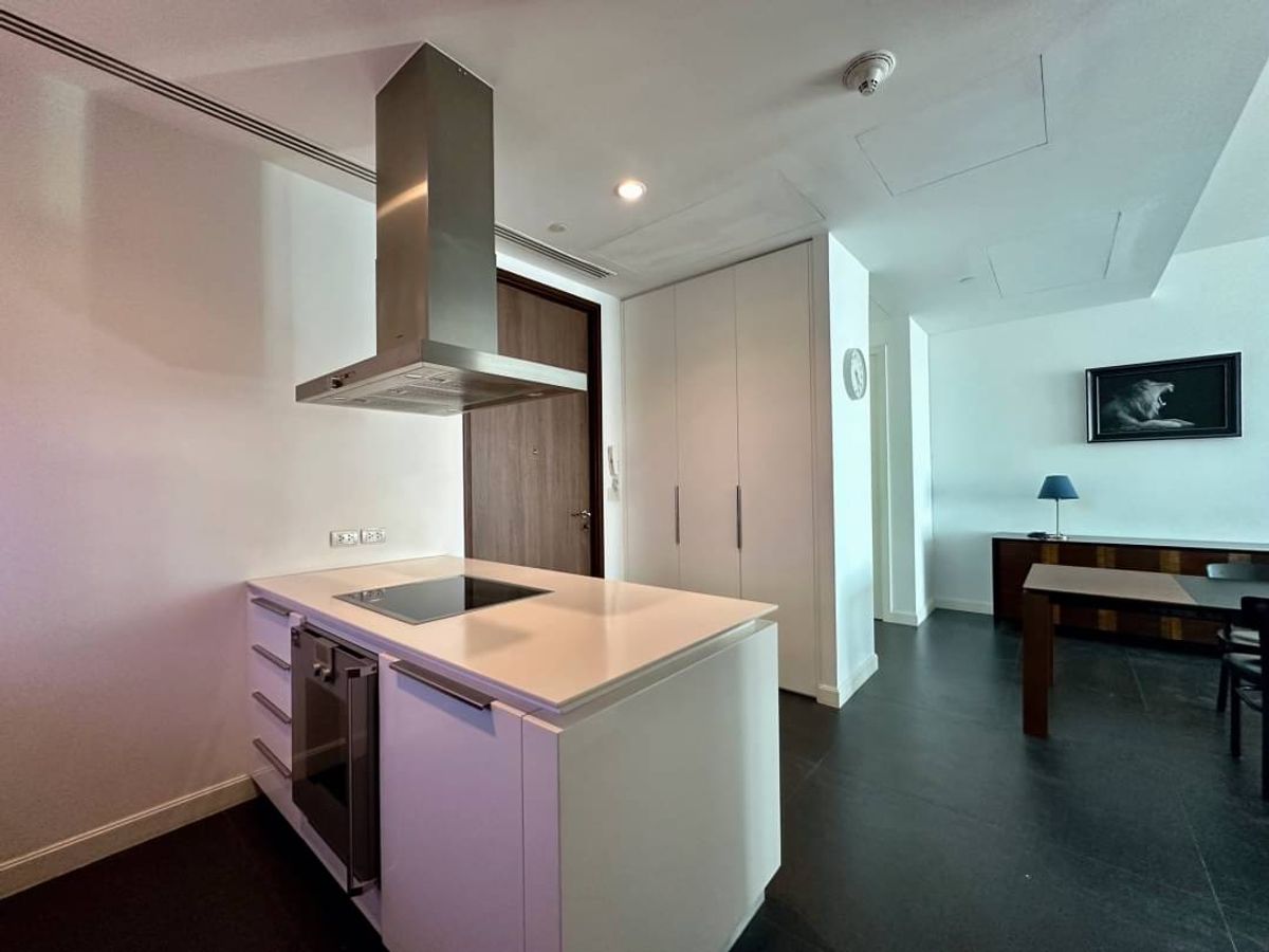 For RentCondoWitthayu, Chidlom, Langsuan, Ploenchit : • 𝐑𝐄𝐍𝐓 • 𝟏𝟖𝟓 𝐑𝐚𝐣𝐝𝐚𝐦𝐫𝐢 • 𝟒 𝐁𝐞𝐝 𝟓 𝐁𝐚𝐭𝐡 •  𝟑𝟎𝟎 𝐒𝐪𝐦. • 𝟐𝟔𝟎𝟎𝟎𝟎 •  𝐏𝐞𝐧𝐭𝐡𝐨𝐮𝐬𝐞 -𝐆𝐫𝐞𝐚𝐭 𝐕𝐢𝐞𝐰 𝐋𝐢𝐧𝐞 𝐈𝐃 : 𝐕𝐚𝐬𝐬𝐢𝐥𝐲