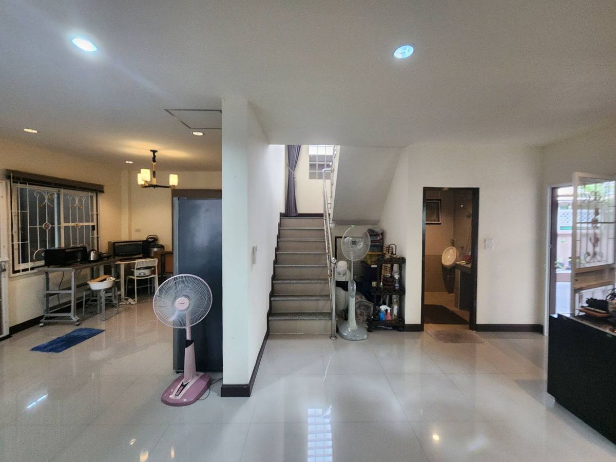 ให้เช่าบ้านนวมินทร์ รามอินทรา : ให้เช่าบ้านเดี่ยว เค.ซี.พาร์ควิลล์ 3 ใกล้ โรงเรียนนวมินทราชินูทิศ สตรีวิทยา 2 เพียง 10 นาที