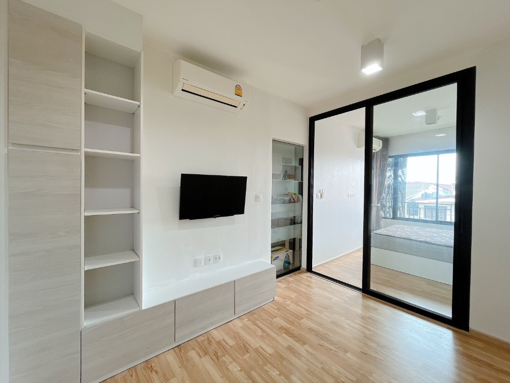 For SaleCondoSamut Prakan,Samrong : Resort Condo Imperail World samrong , BTS Bearing , Somrong Interchange Sale “ The Cabana Condo“ Size 28 sq.m. 3 th Floor. Resort Condo room near a shopping mall, near BTS Bang Na ,Somrong Interchange , Bearing`Samrong z