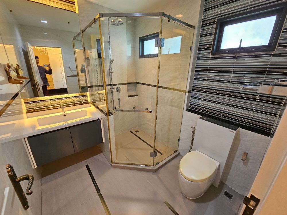 ขายบ้านแจ้งวัฒนะ เมืองทอง : ขาย บ้านเดี่ยว พร้อมอาคารออฟฟิศ ในหมู่บ้าน เศรษฐสิริ แจ้งวัฒนะ-ประชาชื่น 5 ห้องนอน Built-in ทั้งหลัง 118.7 ตร.ว. หน้าบ้านติดสวนส่วนกลาง ต.บ้านใหม่ อ.ปากเกร็ด จ.นนทบุรี