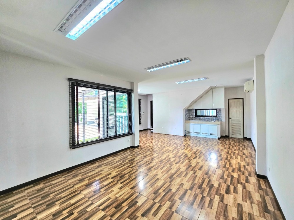 ขายบ้านแจ้งวัฒนะ เมืองทอง : ขาย บ้านเดี่ยว พร้อมอาคารออฟฟิศ ในหมู่บ้าน เศรษฐสิริ แจ้งวัฒนะ-ประชาชื่น 5 ห้องนอน Built-in ทั้งหลัง 118.7 ตร.ว. หน้าบ้านติดสวนส่วนกลาง ต.บ้านใหม่ อ.ปากเกร็ด จ.นนทบุรี