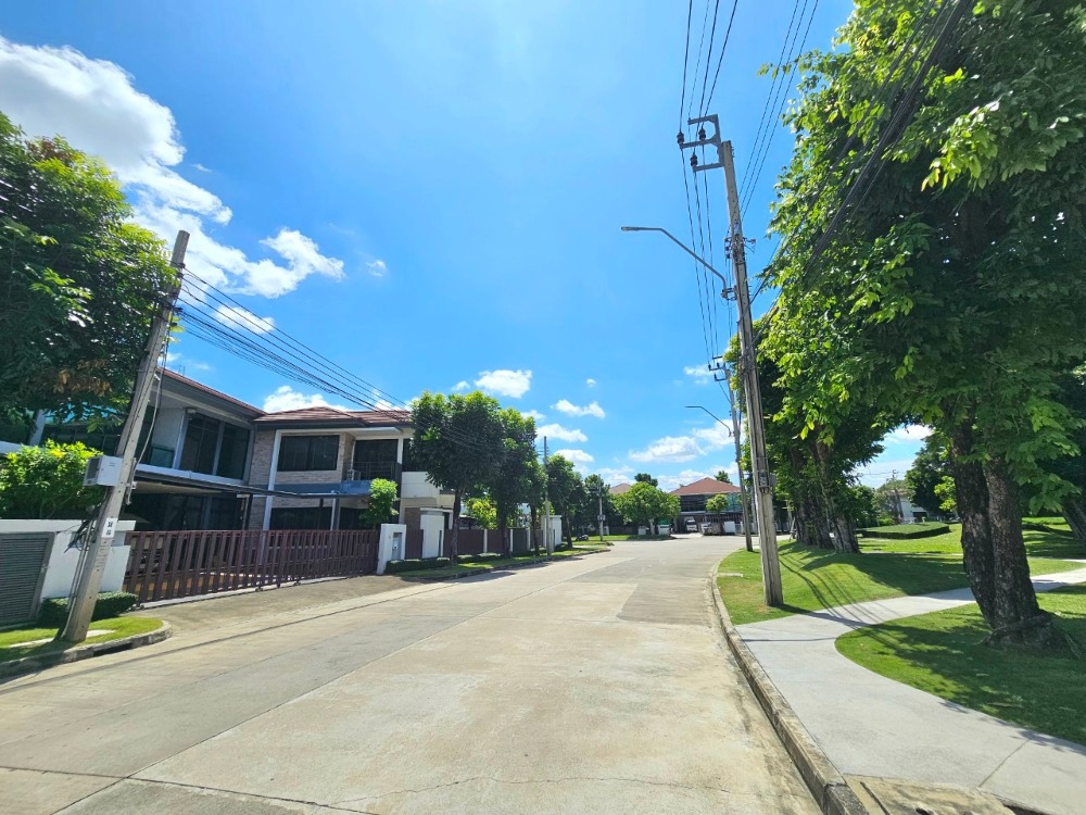 ขายบ้านแจ้งวัฒนะ เมืองทอง : ขาย บ้านเดี่ยว พร้อมอาคารออฟฟิศ ในหมู่บ้าน เศรษฐสิริ แจ้งวัฒนะ-ประชาชื่น 5 ห้องนอน Built-in ทั้งหลัง 118.7 ตร.ว. หน้าบ้านติดสวนส่วนกลาง ต.บ้านใหม่ อ.ปากเกร็ด จ.นนทบุรี